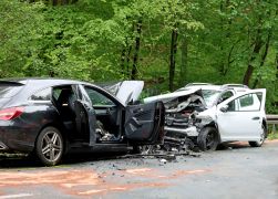 Toedlicher Unfall In Jena Frau Stirbt Bei Frontalcrash 02